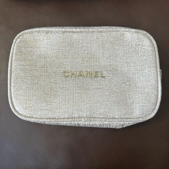 NWT CHANEL Beauty Pouch Make Up Bag 2023 + 2 Free Chanel Samples & Chanel Box - Picture 7 of 9